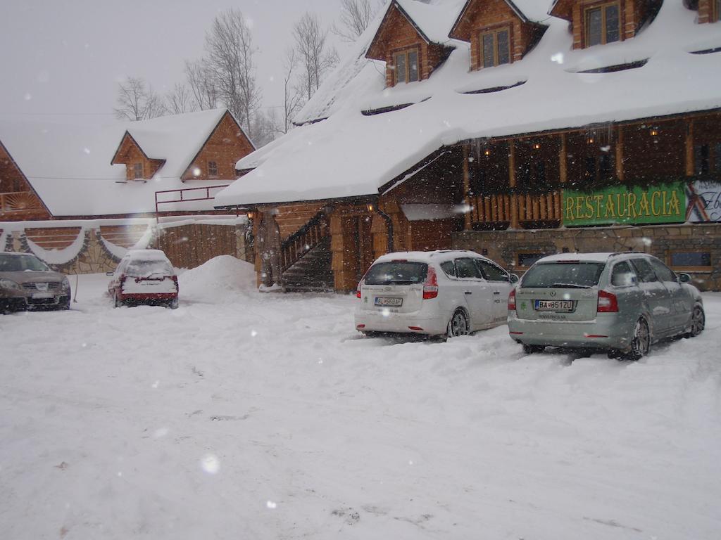 Penzion Zbojnik เทรโควา ภายนอก รูปภาพ