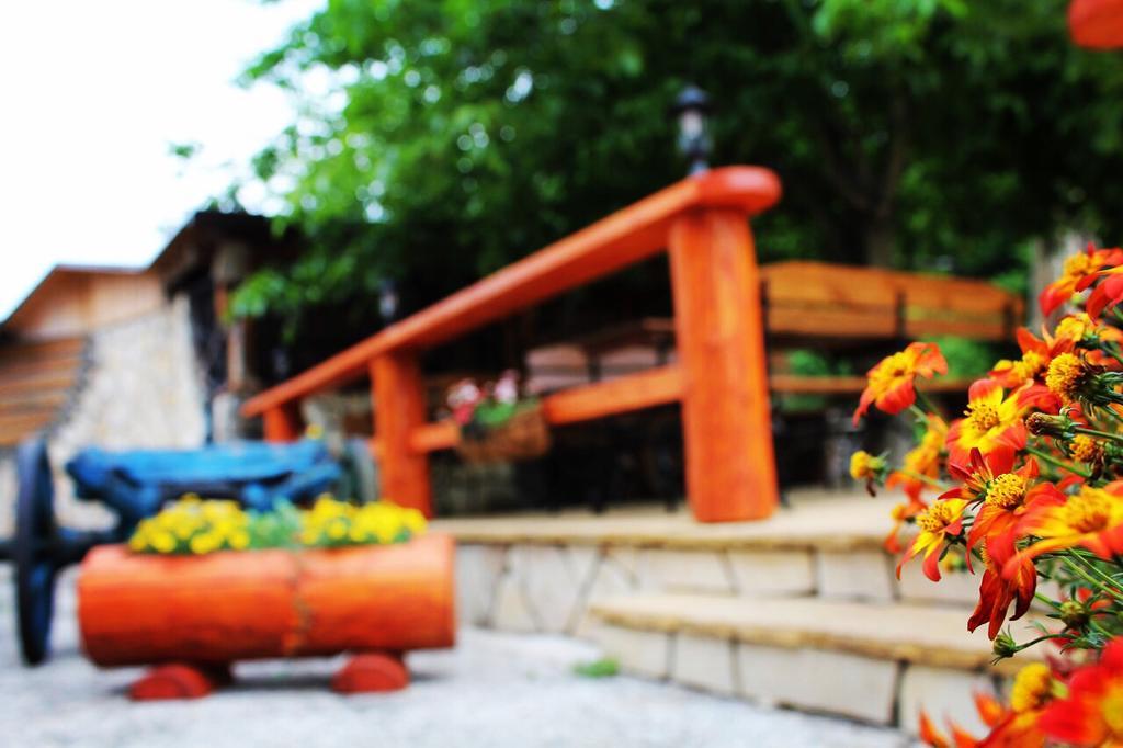 Penzion Zbojnik เทรโควา ภายนอก รูปภาพ